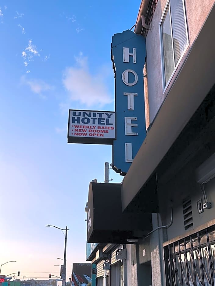 Unity Hotel - No Parking & Rooms Are Upstairs