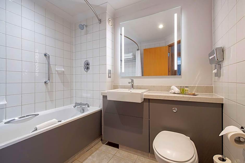 DoubleTree by Hilton Swindon