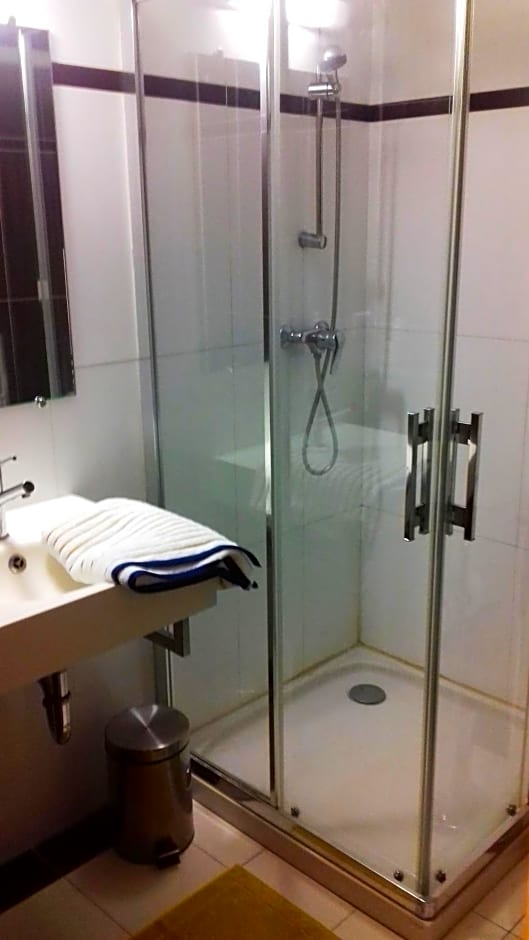 Le vitrail CHAMBRE Équipée sans service repas