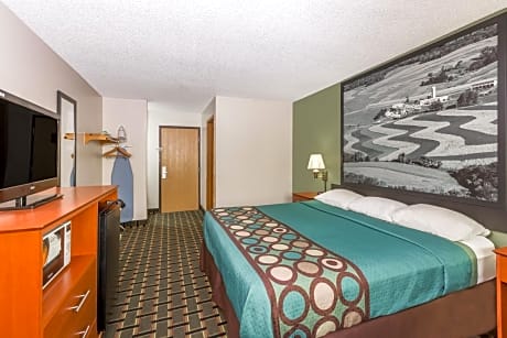 1 King Bed, Accessible Room, Non-Smoking