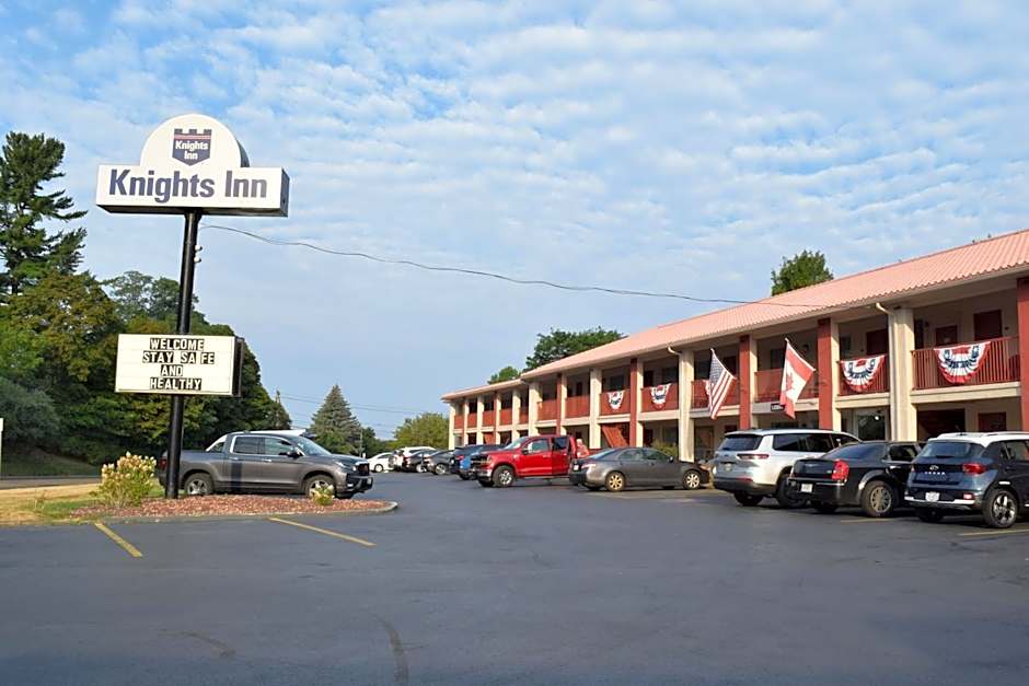 Knights Inn - Oswego, NY