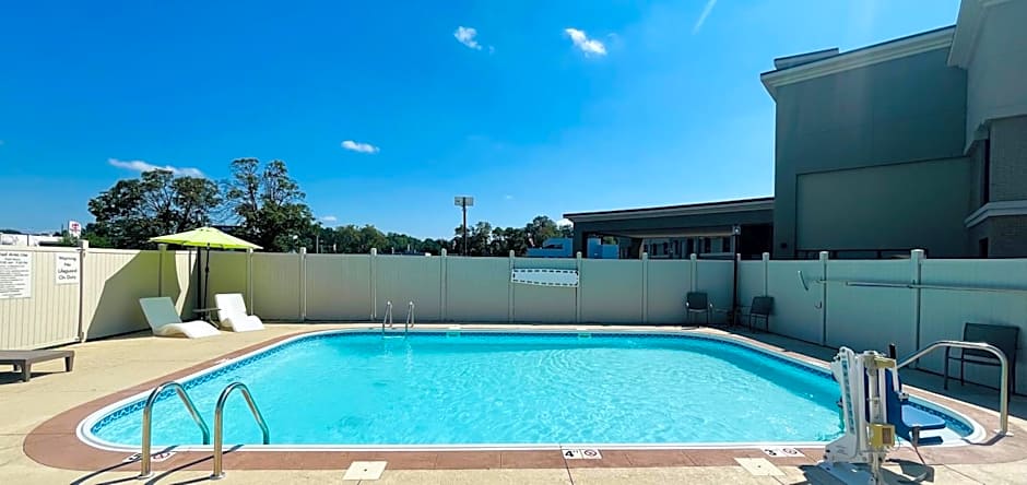 Clarion Inn & Suites Evansville