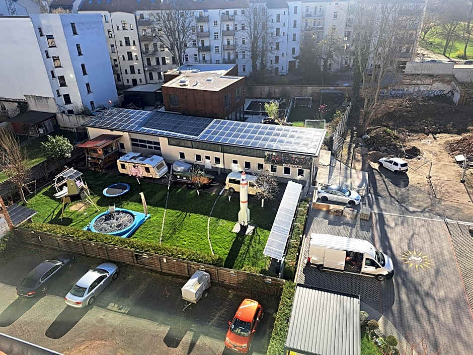 Space Hotel im Campus der JvP Schule