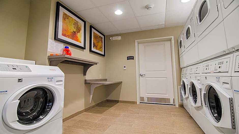 Staybridge Suites Marquette By IHG