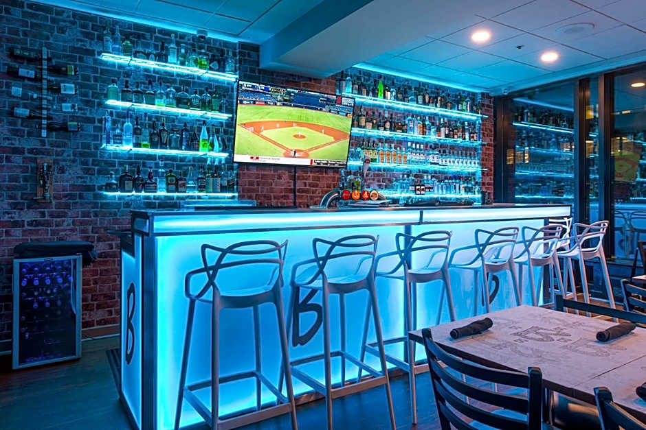 Travelodge by Wyndham Montreal Centre