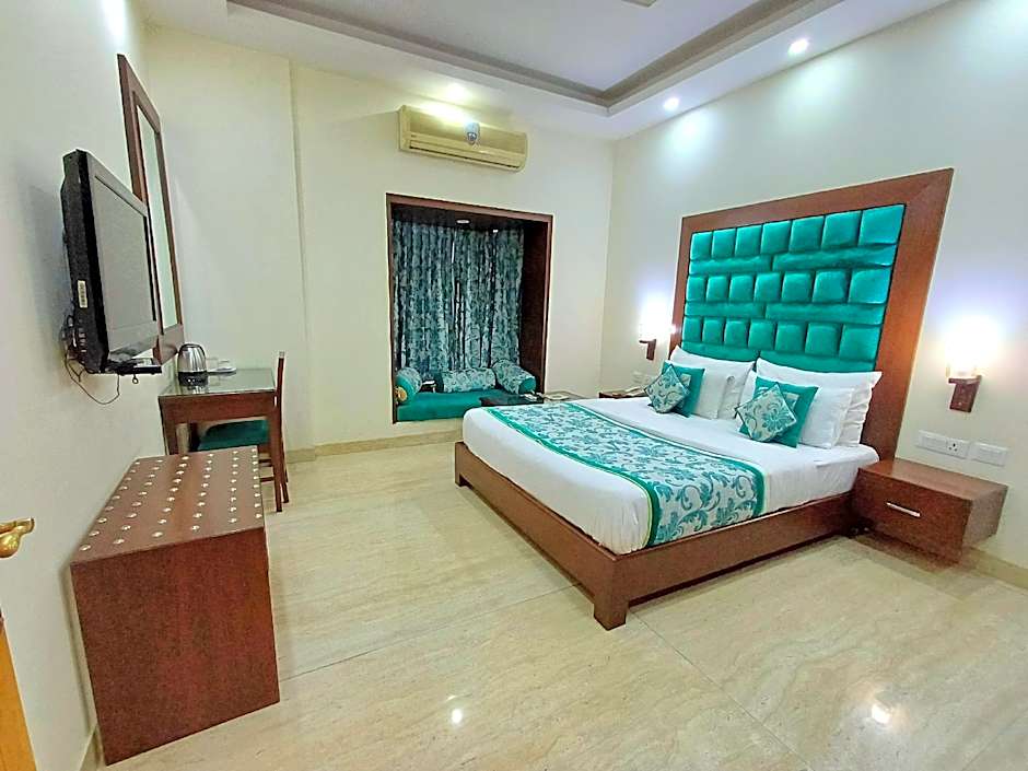 Siris 18 Hotel Gurgaon