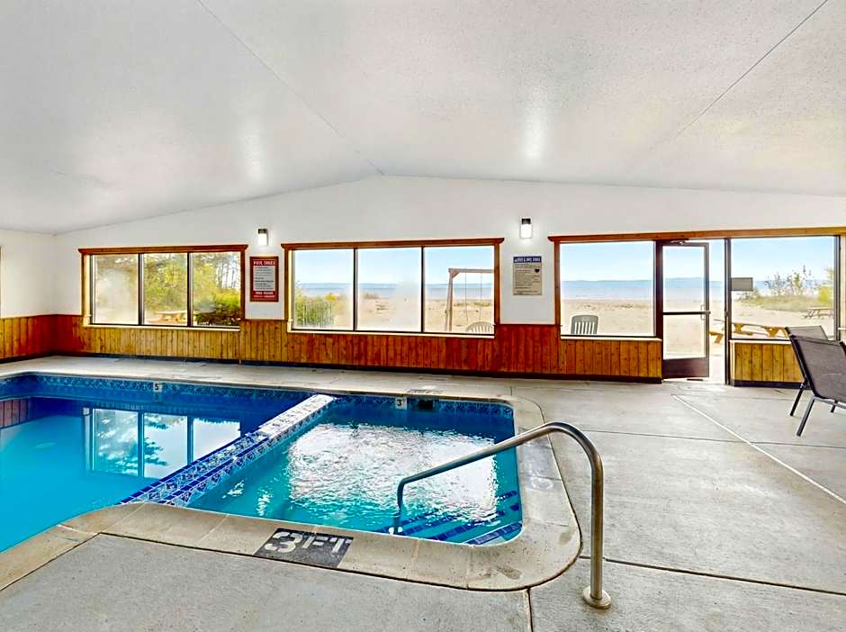 Oscoda Lakeside Hotel