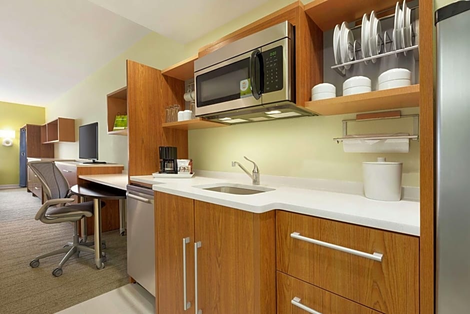 Home2 Suites by Hilton Minneapolis / Roseville, MN