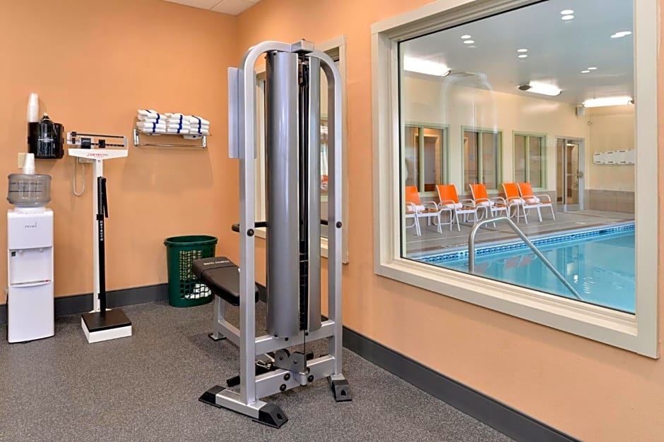 Holiday Inn Express Hotel & Suites Cincinnati-Blue Ash By IHG
