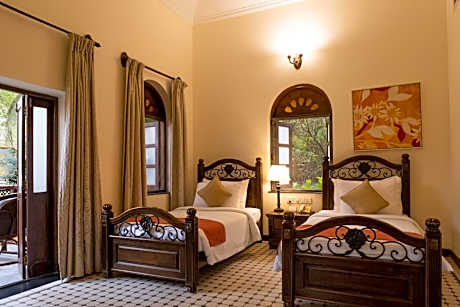 Villa Twin Room with Garden View - 2 pint beer per night, 20% off on food & beverage and spa