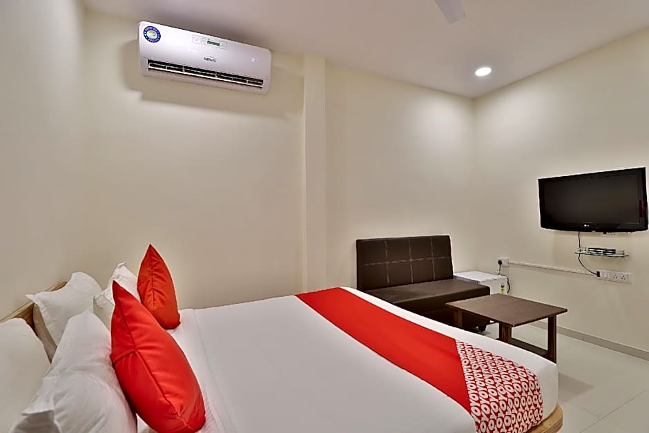 Hotel Radhanand by OYO Rooms – Ahmedabad, TN