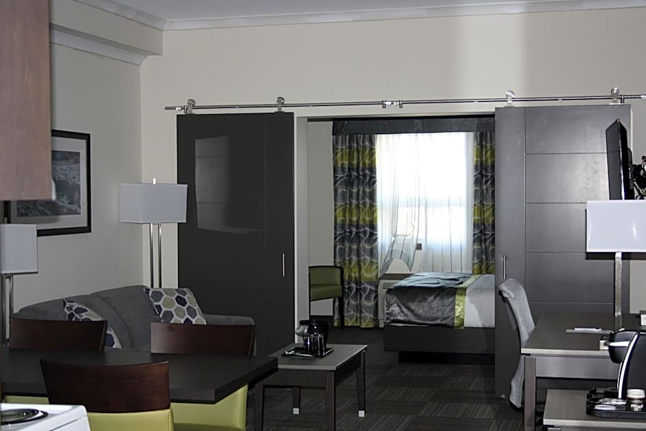 Crossroads Inn & Suites