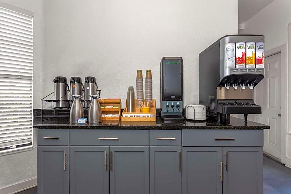 Baymont by Wyndham Orlando Lake Buena Vista South