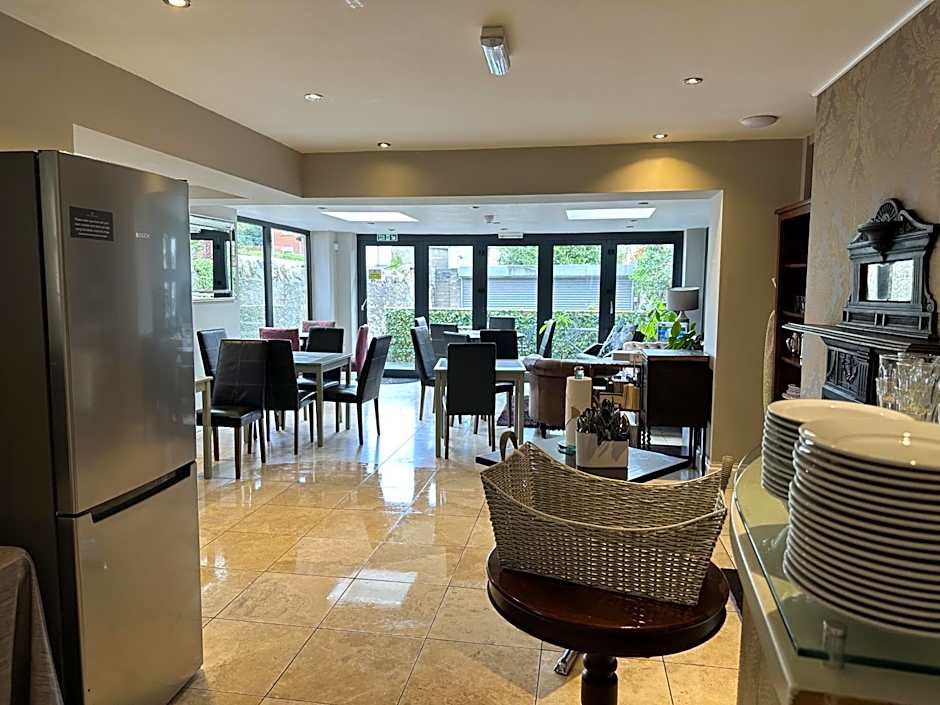 Number One Hundred Bed And Breakfast