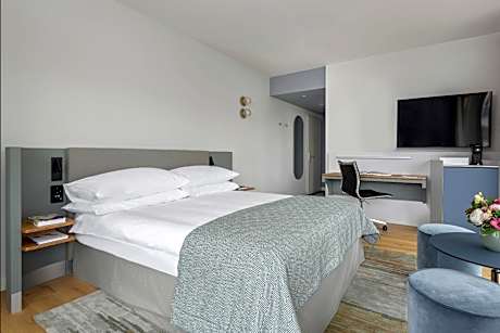 Superior Double Room with Lake View