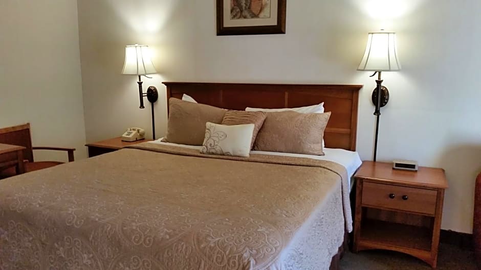 Western Holiday Lodge