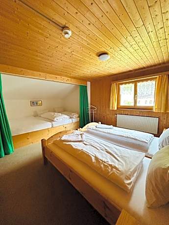 Family Room Schaf with Shared Bathroom