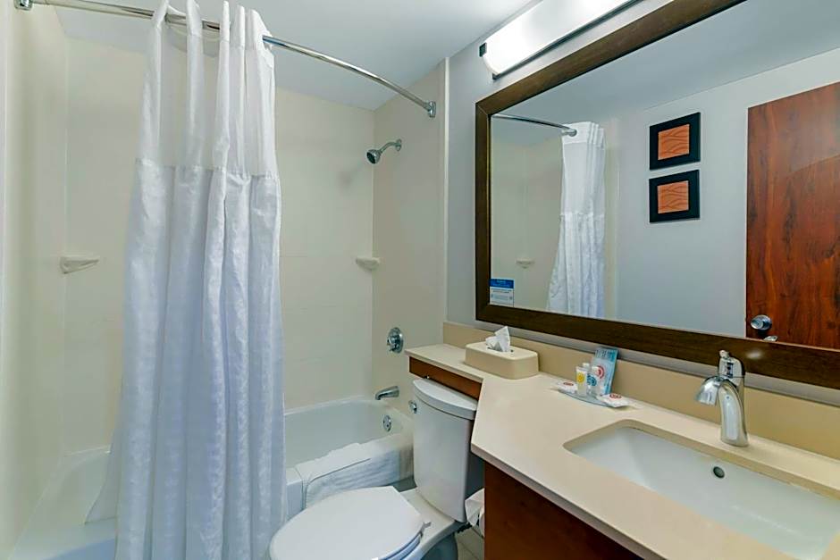 Comfort Inn Manchester Airport