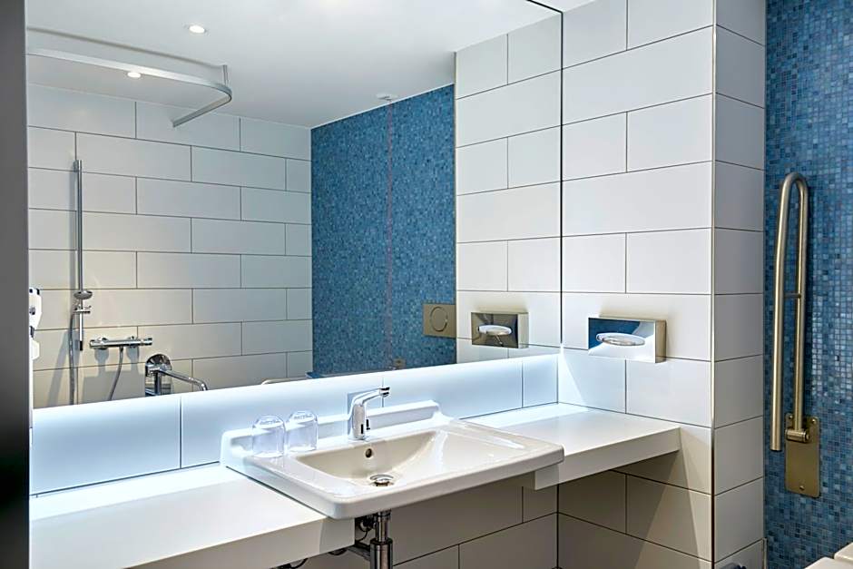 Holiday Inn Express Berlin - Alexanderplatz By IHG