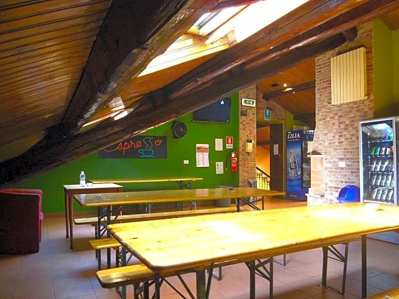 Hostel California