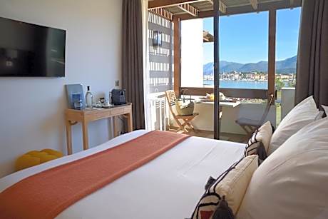 Double Room with Balcony and Partial Sea View