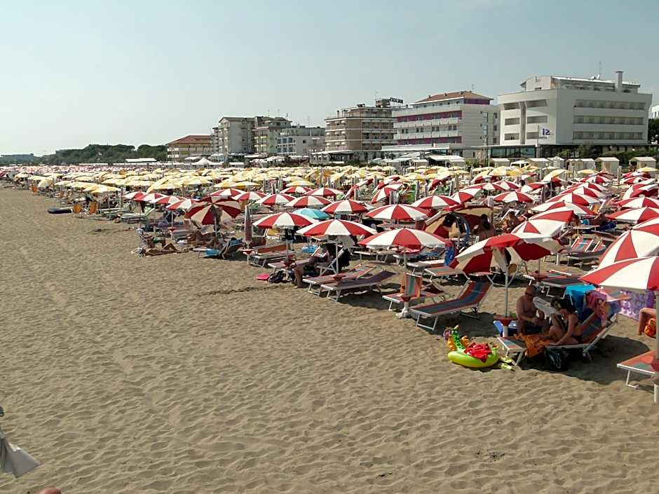 Hotel Atenea Golden Star