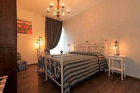 Double or Twin Room with Private Bathroom