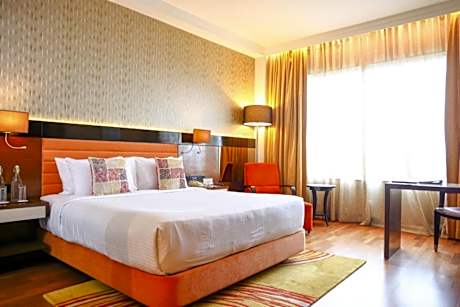 Suite Double Bed - 15% off on session of Spa, 15% off on Laundry, 15% off F&B services