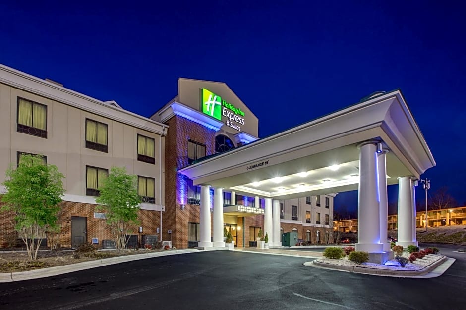 Holiday Inn Express Hotel & Suites Greensboro-East