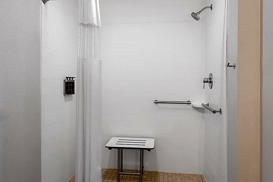 Hotel South Tampa & Suites