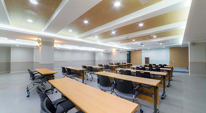 Reborn Suwon Silkroad Hotel