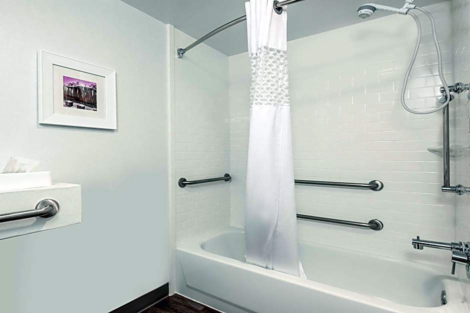 Hampton Inn By Hilton Charlotte-Uptown