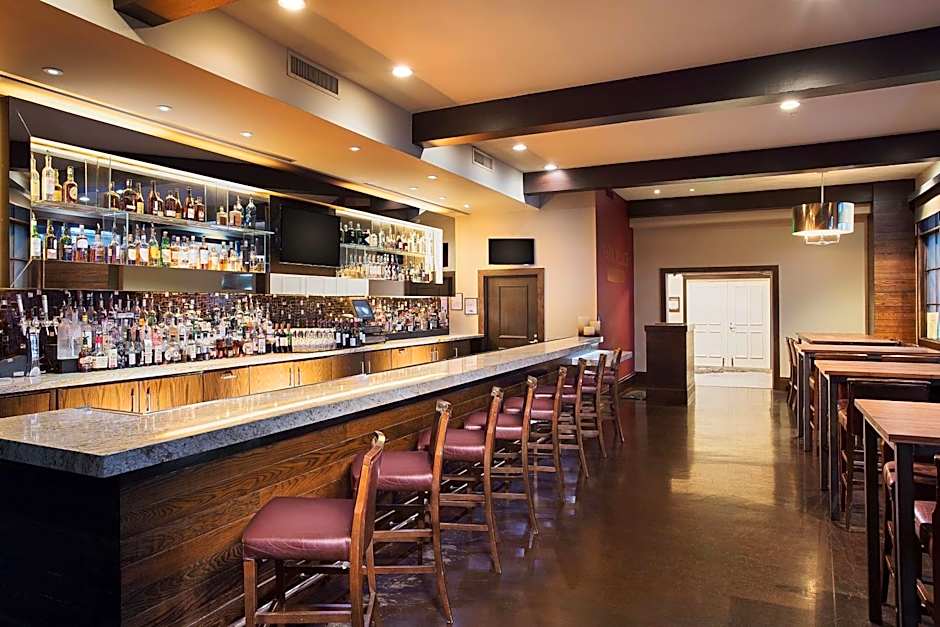 Juniper Hotel Cupertino, Curio Collection By Hilton