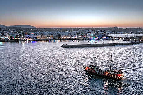 Soho SeaFront Suites