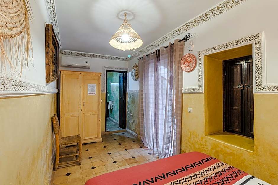 Riad Davina