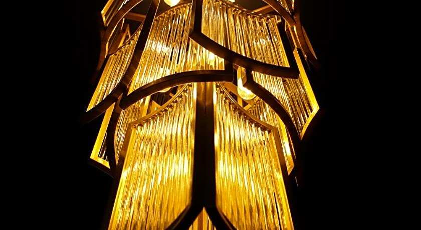 Zorba&Bond Hotel on the 8th