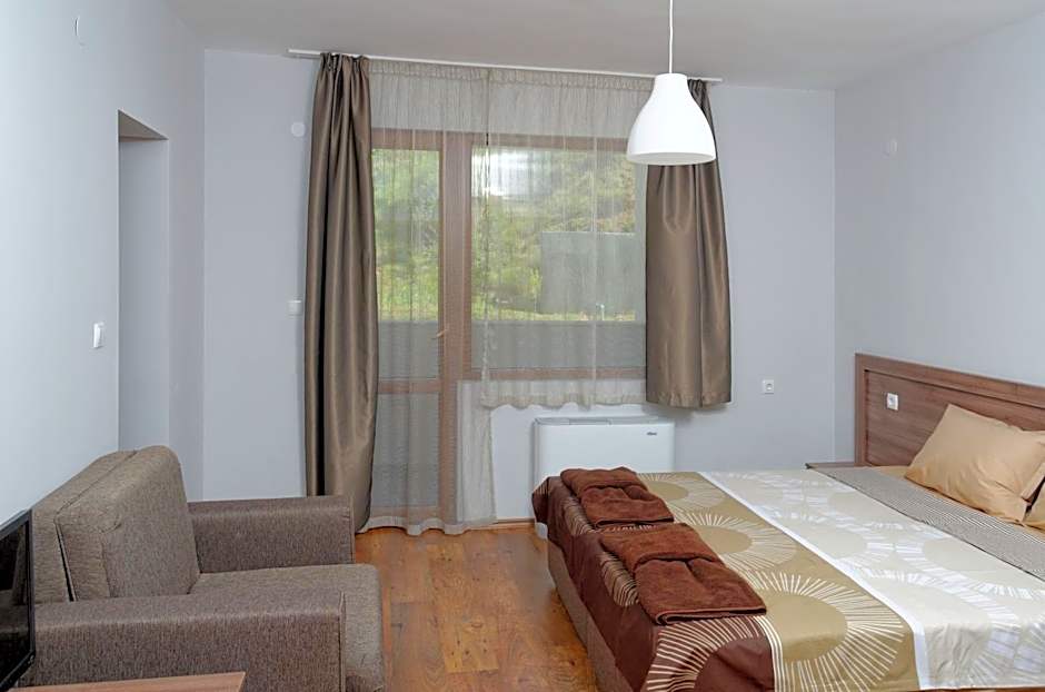 Alpine Garden Hotel (Trayanovi Dvori)