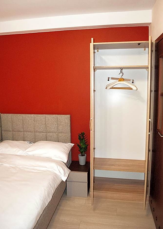 Redwood Hostel by EASY RENT Apartments