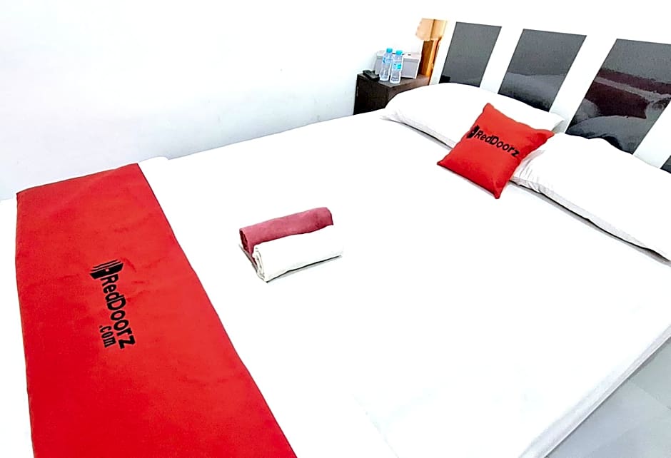 RedDoorz at Queen Asri Premium