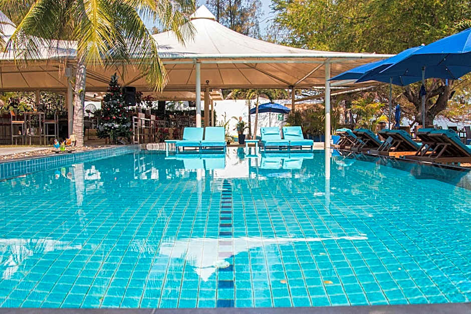 Sanae Beach Huahin