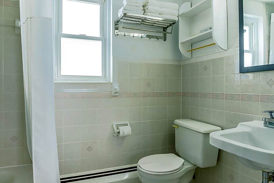 Motel 6 Campbellford, ON