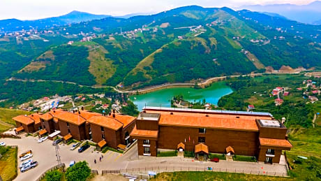 Sera Lake Resort Hotel Spa & Aparts