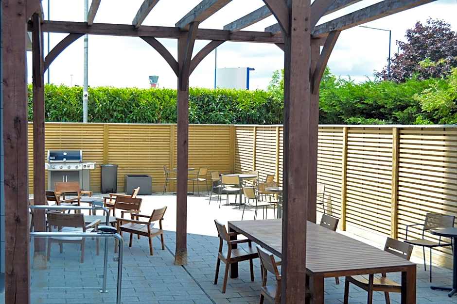 STAYBRIDGE SUITES LONDON-HEATHROW BATH ROAD By IHG