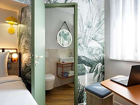 Standard Room with 1 double bed