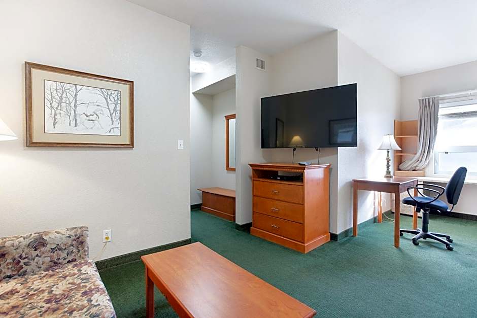 Lakeview Inns & Suites - Okotoks
