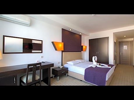 Standard Room with Land View