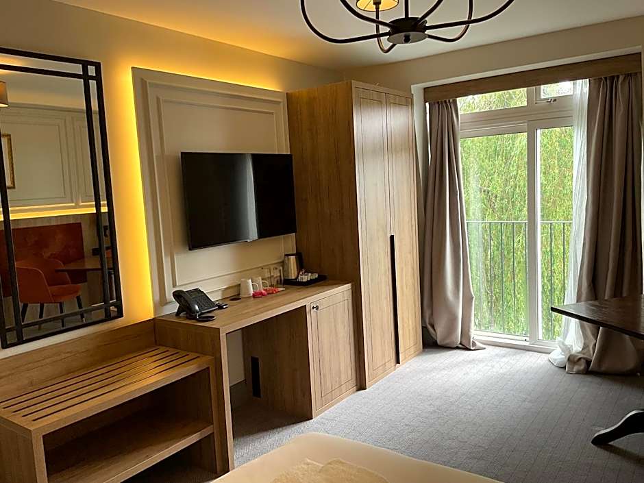 Old Mill Hotel & Lodge