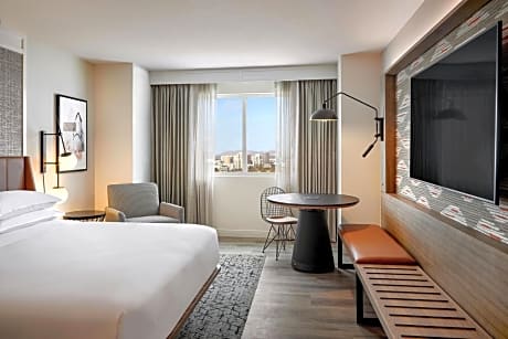 Executive Room, Club level, Guest room, 1 King, City view