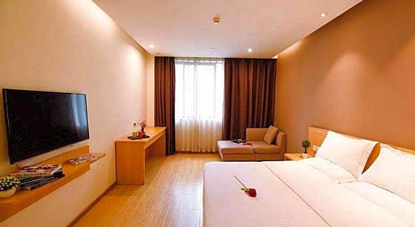 7 Days Premium Chongqing Longtou Temple North Railway Station Center