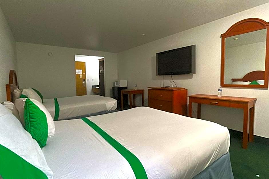 Tacoma Port Inn Fife I-5